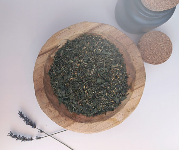 Mélange de plantes de la tisane Que s'apaisent les vagues, présenté en vrac.